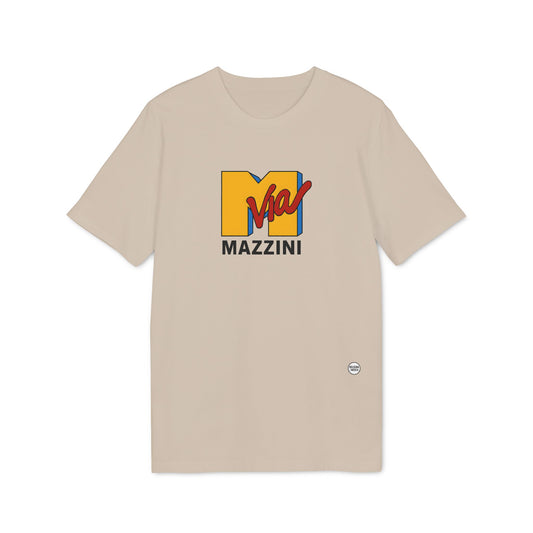 Omaggio a uno dei cuori pulsanti di Bologna. Street vibes, cultura pop e Via Mazzini come non l’avete mai vista